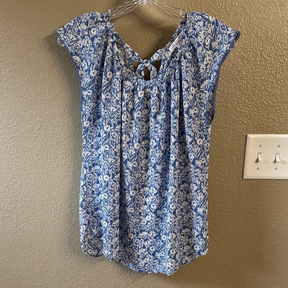 LC Lauren Conrad Floral Blue Women's Top size Small